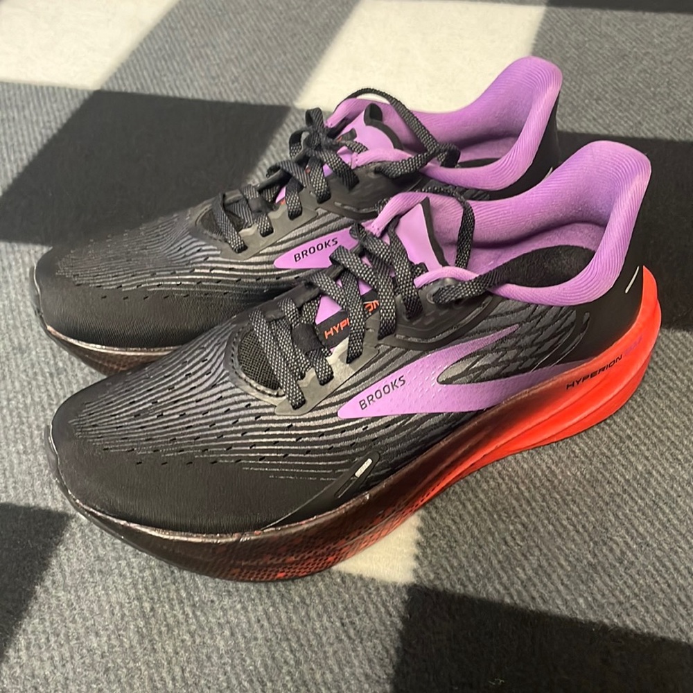 Brooks women’s Hyperion max sz 7.5 running shoe